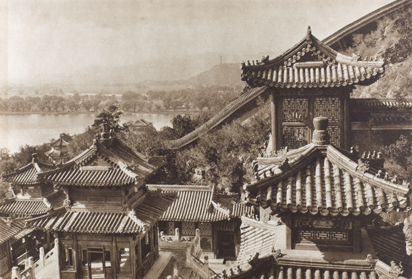 Pavilion of Precious Clouds (Bronze Pavilion / Baoyunge / 宝云阁) and Kunming Lake (昆明湖), Summer Palace (頤和園), Beijing