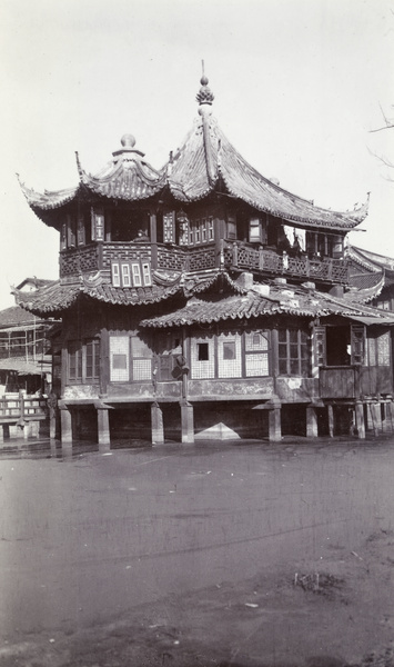 Huxinting ('The Willow Pattern Tea House'), Shanghai