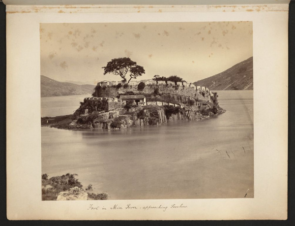 Fort in Min River, approaching Foochow