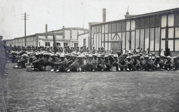 Chinese Labour Corps, sitting on the quayside, Qingdao (青岛)