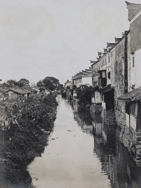 Houses beside the main creek, Nanxiang (南翔镇), near Shanghai