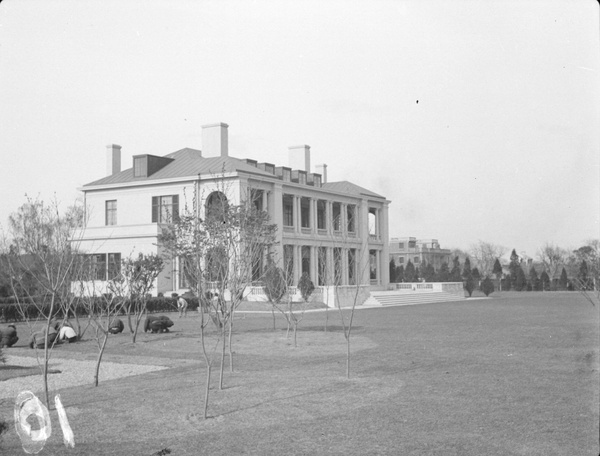 Gardeners at 'Hazelwood', Shanghai