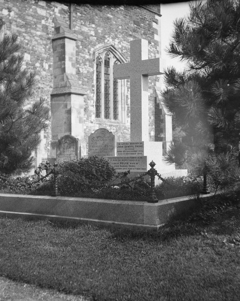Grave of John Samuel Swire and Helen Swire, England