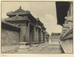 South facade of gate leading to Diao dian and dragon-headed gargoyles on north terrace of Zhong dian at Tai miao