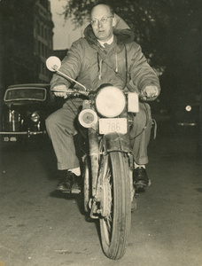 Michael Lindsay (林迈可) on an Ariel motorbike, Australia