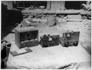 Portable radio sets that Michael Lindsay (林迈可) built for military communications, 1943