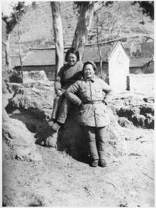 On the right: Shi Lei, wife of Xu Decao (chief of staff), with an unidentified woman