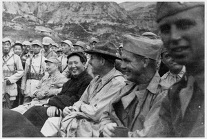 Mao Zedong (毛泽东), Major W. J. Peterkin, Sergeant Walter Gress, Captain Charles Stelle and soldiers (Dixie Mission), Yan'an (延安), Spring 1945