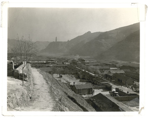 View of town and Baota Pagoda (宝塔山), Yan'an (延安), 1945