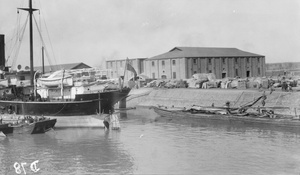 A steamer at Tientsin Hotung lower end