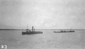 A Hankow tug towing boats