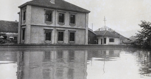 Flooded street and properties, Changsha (長沙), 1924