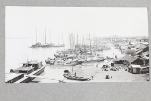 Boats at the waterfront during the 1924 floods, Changsha (長沙)